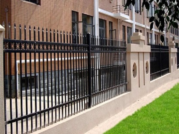 鋅鋼護(hù)欄(三道橫梁加花)5